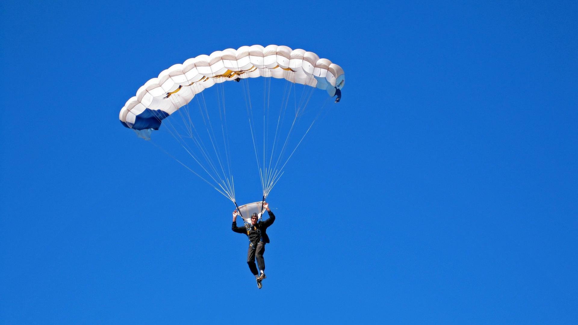 荷兰队在欧洲预赛中表现强劲，晋级已在指日可待